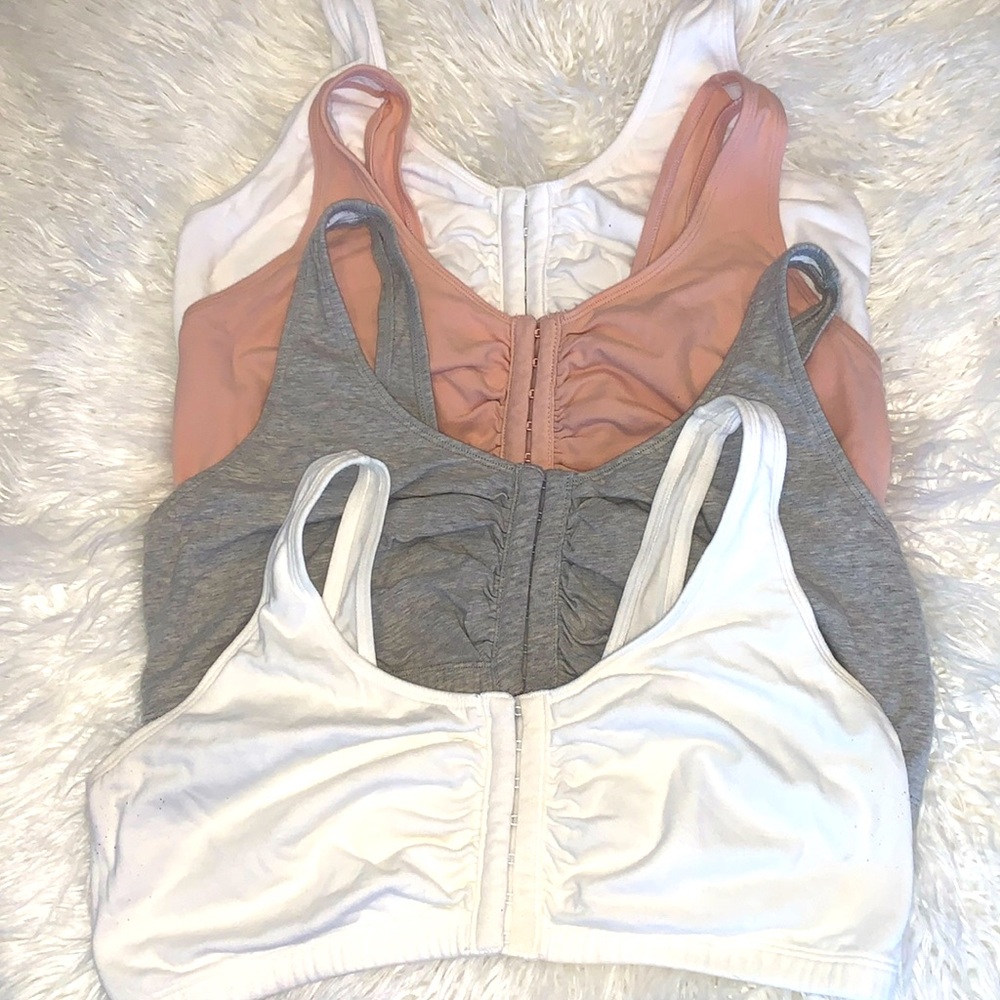 Bundle of Fruit of the loom sports/surgical recovery bras. Sz 40 L/XL